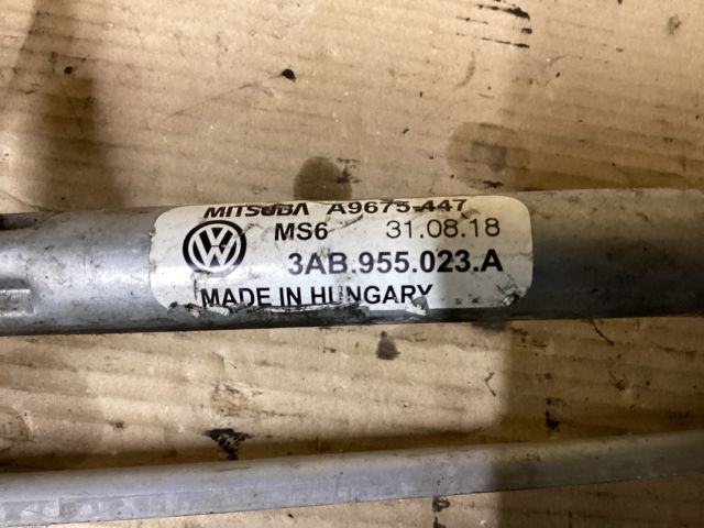 bontott VW PASSAT B7 Első Ablaktörlő Szerkezet Motorral