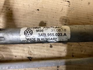bontott VW PASSAT B7 Első Ablaktörlő Szerkezet Motorral