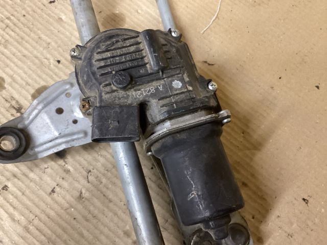 bontott VW PASSAT B7 Első Ablaktörlő Szerkezet Motorral