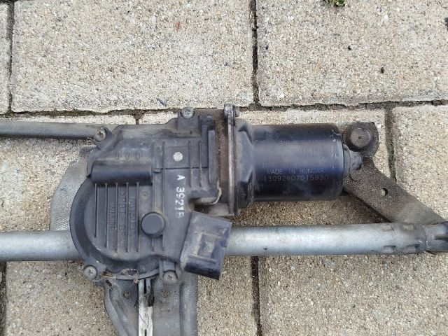 bontott VW PASSAT B7 Első Ablaktörlő Szerkezet Motorral