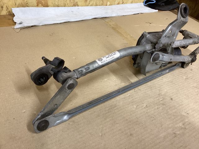 bontott VW PASSAT B7 Első Ablaktörlő Szerkezet Motorral