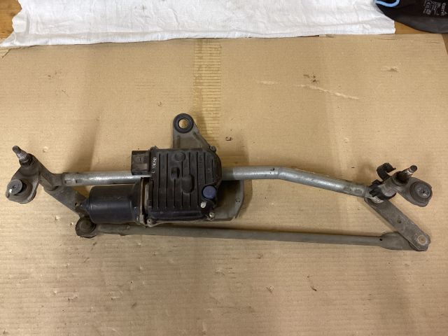 bontott VW PASSAT B7 Első Ablaktörlő Szerkezet Motorral