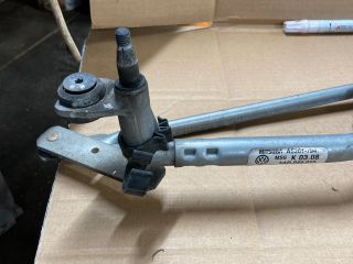 bontott VW PASSAT B7 Első Ablaktörlő Szerkezet Motorral