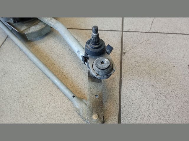 bontott VW PASSAT B7 Első Ablaktörlő Szerkezet Motorral