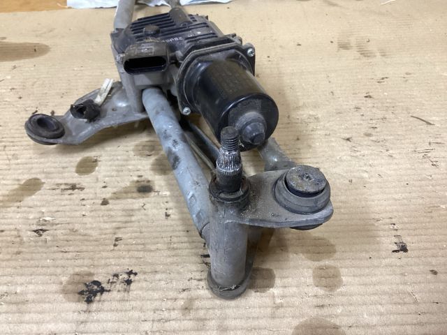 bontott VW PASSAT B7 Első Ablaktörlő Szerkezet Motorral