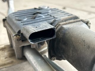 bontott VW PASSAT B7 Első Ablaktörlő Szerkezet Motorral