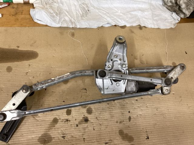 bontott VW PASSAT B7 Első Ablaktörlő Szerkezet Motorral