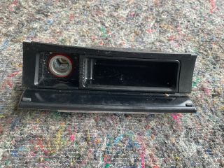 bontott VW PASSAT B7 Első Hamutartó