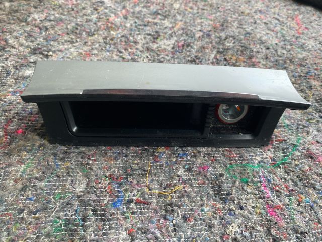 bontott VW PASSAT B7 Első Hamutartó