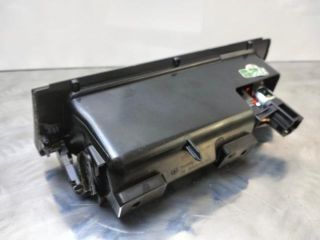 bontott VW PASSAT B7 Első Hamutartó