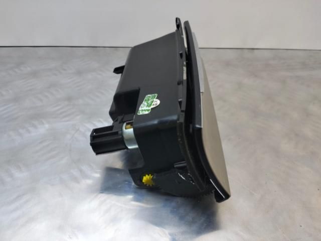 bontott VW PASSAT B7 Első Hamutartó