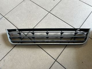 bontott VW PASSAT B7 Első Lökhárító Alsó Középső Díszrács