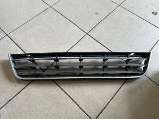 bontott VW PASSAT B7 Első Lökhárító Alsó Középső Díszrács