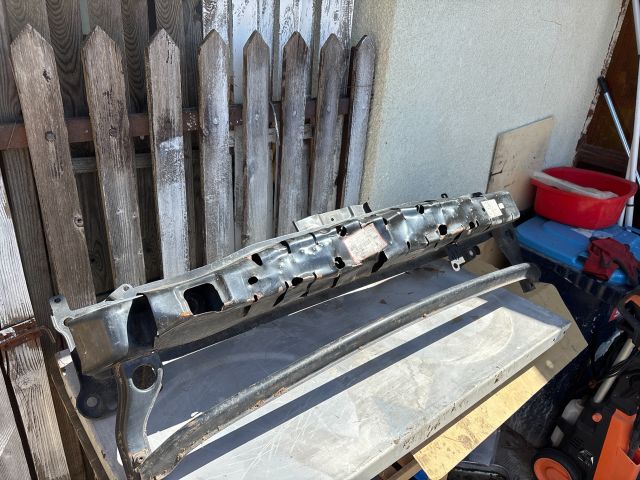 bontott VW PASSAT B7 Első Lökhárító Merevítő (Fém)