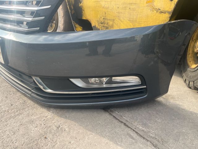 bontott VW PASSAT B7 Első Lökhárító (Részeivel)