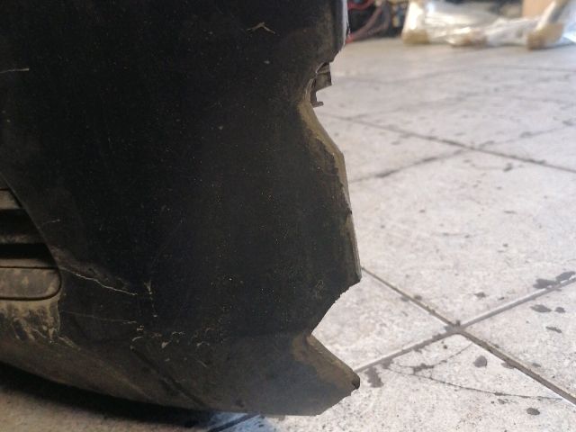 bontott VW PASSAT B7 Első Lökhárító (Részeivel)