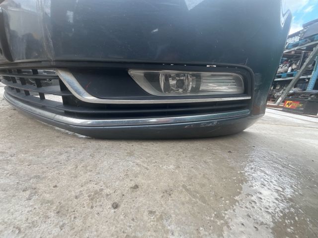 bontott VW PASSAT B7 Első Lökhárító (Részeivel)