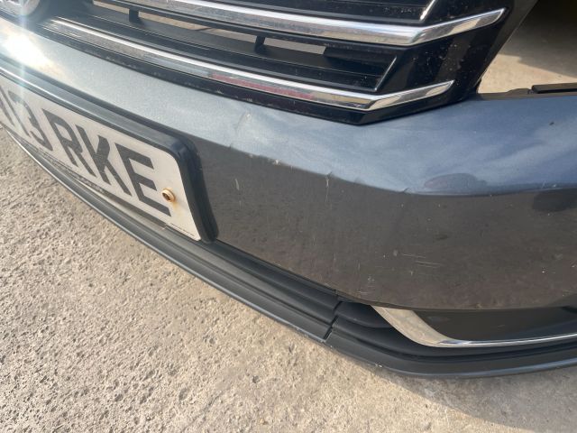 bontott VW PASSAT B7 Első Lökhárító (Részeivel)