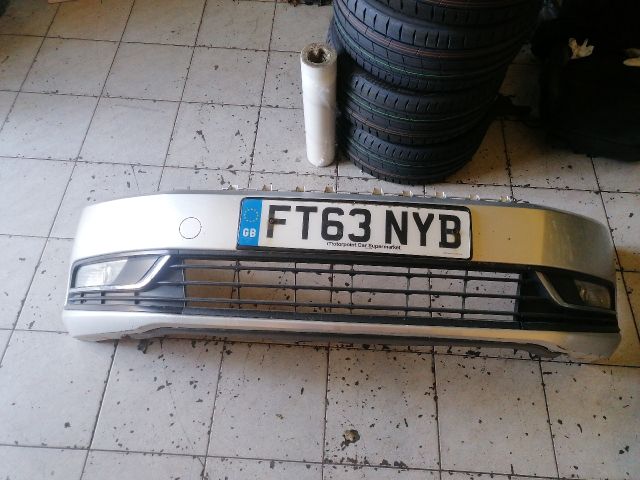 bontott VW PASSAT B7 Első Lökhárító (Részeivel)