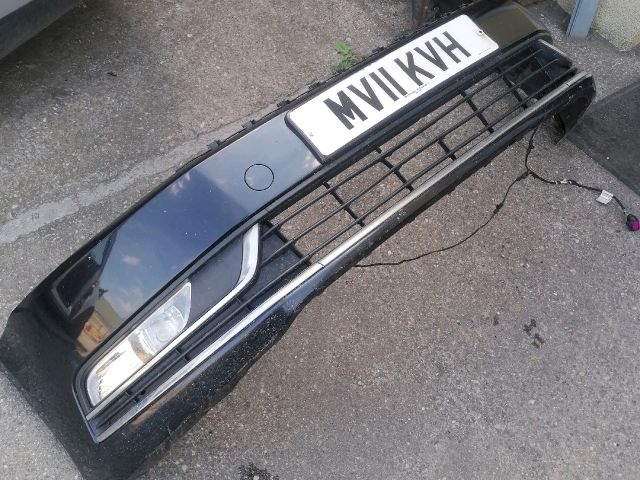 bontott VW PASSAT B7 Első Lökhárító (Részeivel)