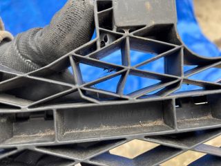 bontott VW PASSAT B7 Első Lökhárító Tartó Felső