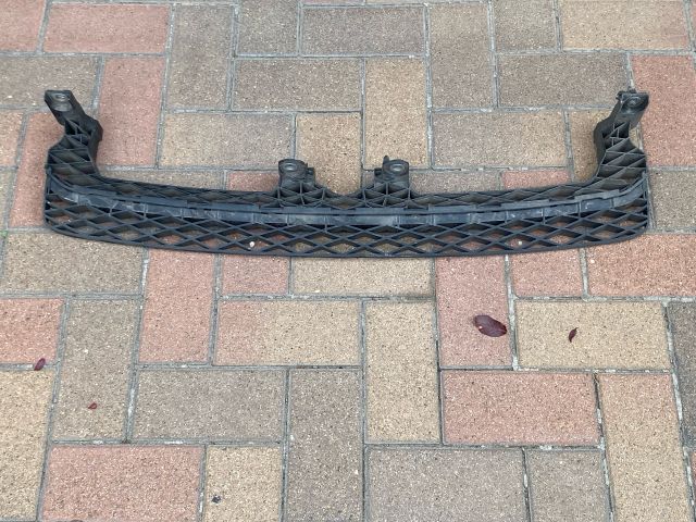 bontott VW PASSAT B7 Első Lökhárító Tartó Felső