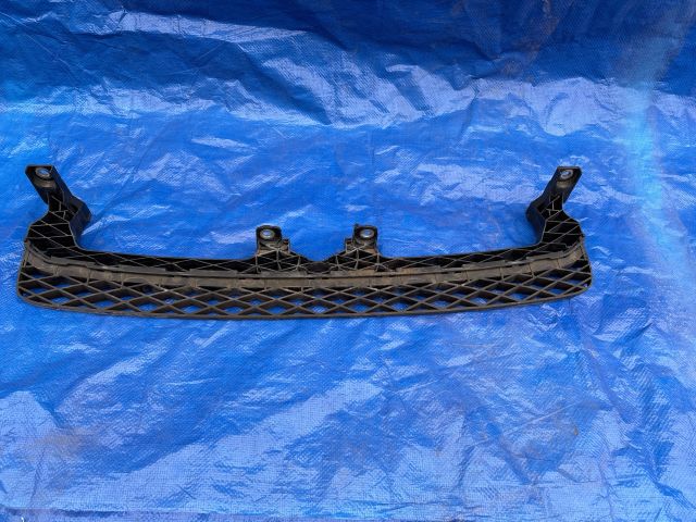 bontott VW PASSAT B7 Első Lökhárító Tartó Felső