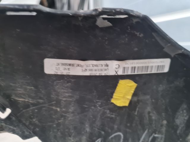 bontott VW PASSAT B7 Első Lökhárító (Üresen)