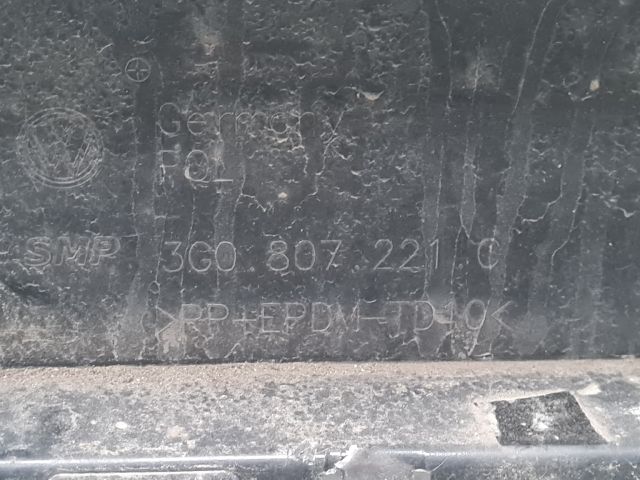 bontott VW PASSAT B7 Első Lökhárító (Üresen)