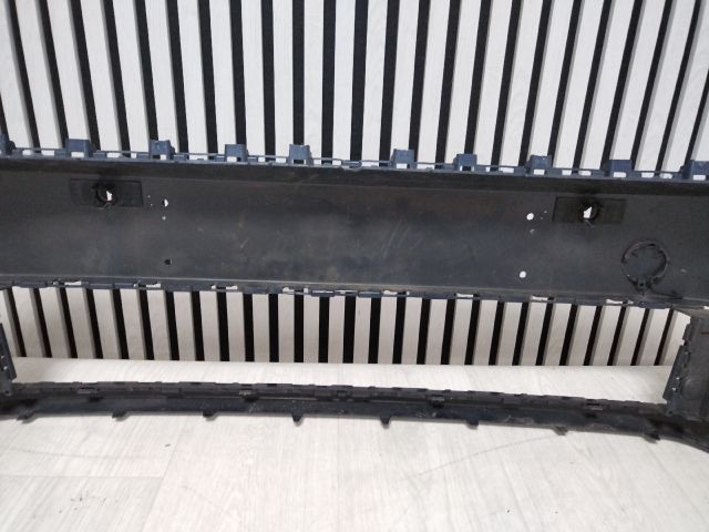 bontott VW PASSAT B7 Első Lökhárító (Üresen)