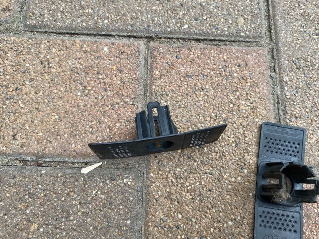 bontott VW PASSAT B7 Első PDC Tartó