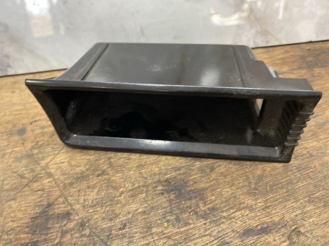 bontott VW PASSAT B7 Első Tároló Rekesz