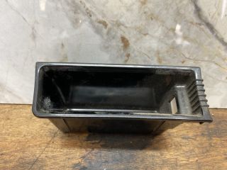 bontott VW PASSAT B7 Első Tároló Rekesz