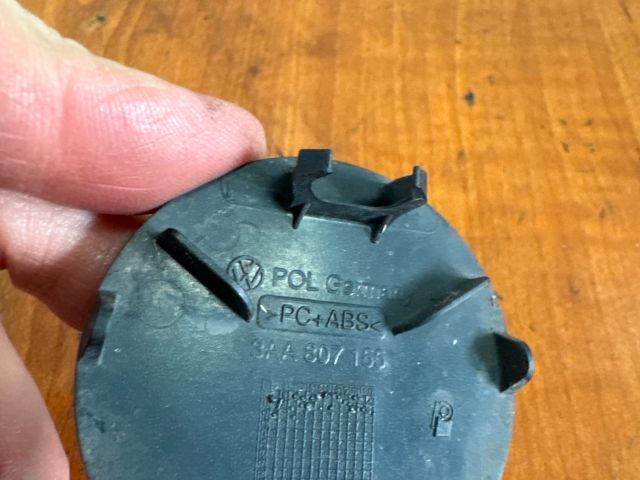 bontott VW PASSAT B7 Első Vonószem Burkolat