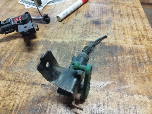 bontott VW PASSAT B7 Első Xenon Szintszabályzó Jeladó