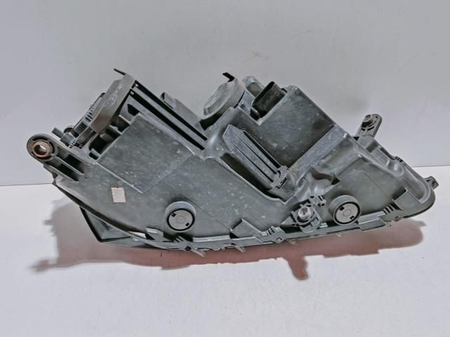 bontott VW PASSAT B7 Fényszóró (Pozíciófüggetlen)