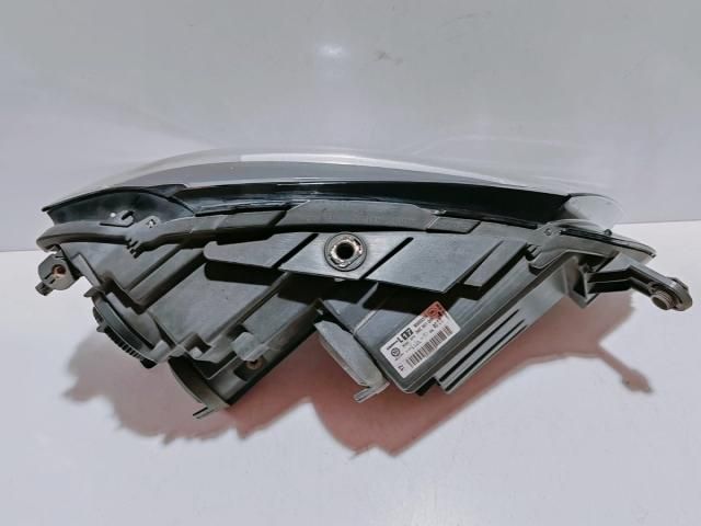 bontott VW PASSAT B7 Fényszóró (Pozíciófüggetlen)