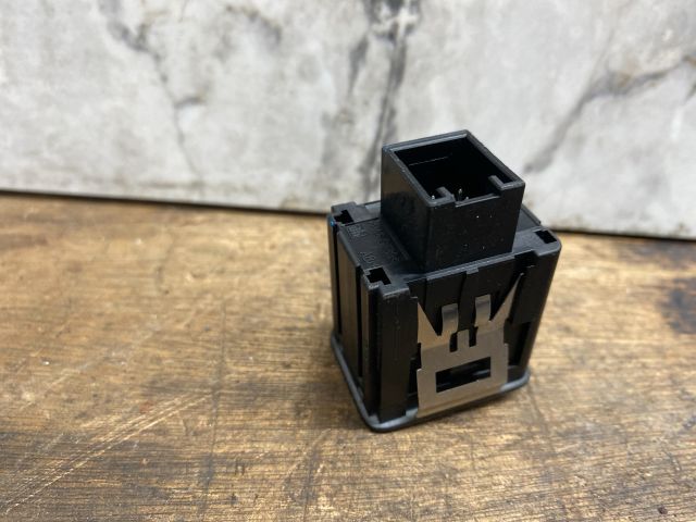 bontott VW PASSAT B7 Fényszórómagasság Állító Kapcsoló