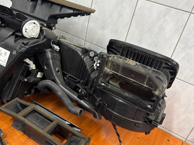 bontott VW PASSAT B7 Fűtés Box