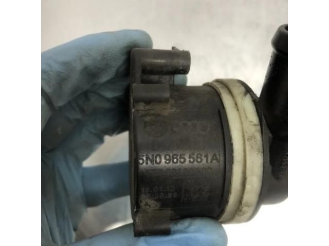 bontott VW PASSAT B7 Fűtéscsap