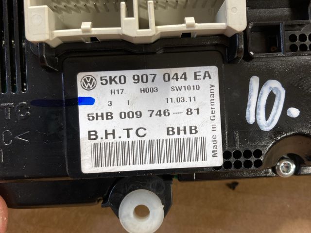 bontott VW PASSAT B7 Fűtéskapcsoló (digit klímás)