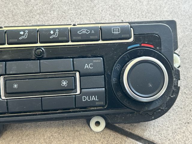 bontott VW PASSAT B7 Fűtéskapcsoló (digit klímás)