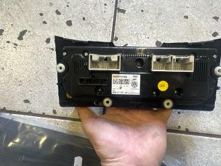 bontott VW PASSAT B7 Fűtéskapcsoló (digit klímás)