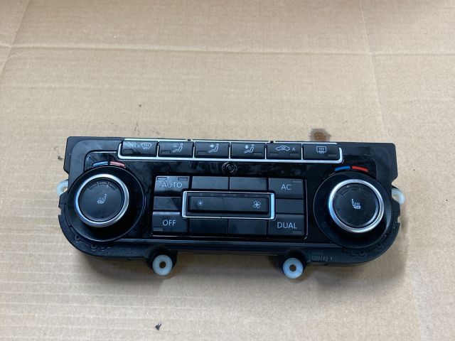 bontott VW PASSAT B7 Fűtéskapcsoló (digit klímás)