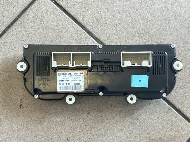 bontott VW PASSAT B7 Fűtéskapcsoló (digit klímás)