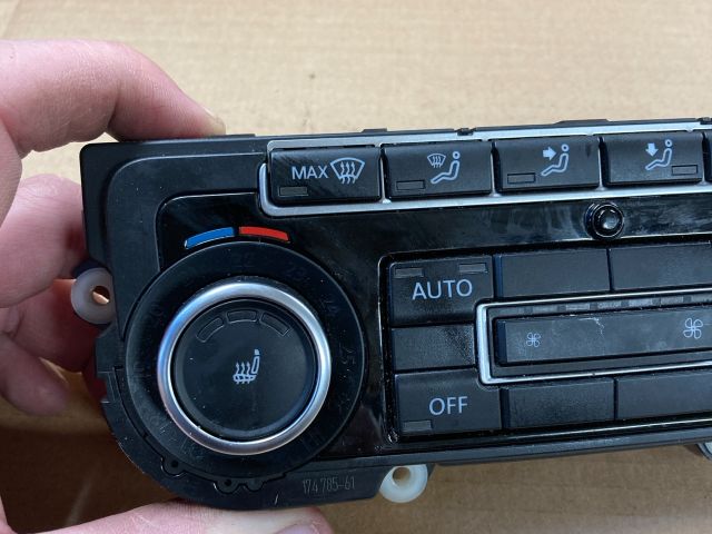 bontott VW PASSAT B7 Fűtéskapcsoló (digit klímás)