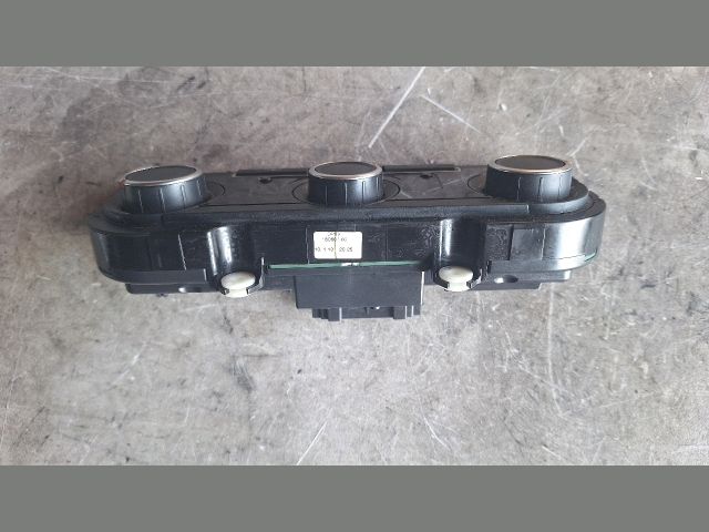 bontott VW PASSAT B7 Fűtéskapcsoló (manuális klímás)