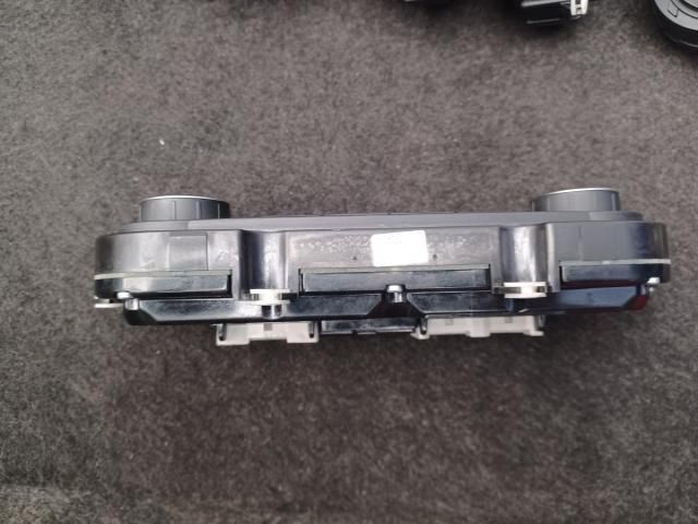 bontott VW PASSAT B7 Fűtéskapcsoló