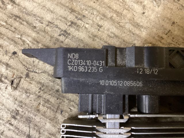 bontott VW PASSAT B7 Fűtőradiátor (Elektromos)