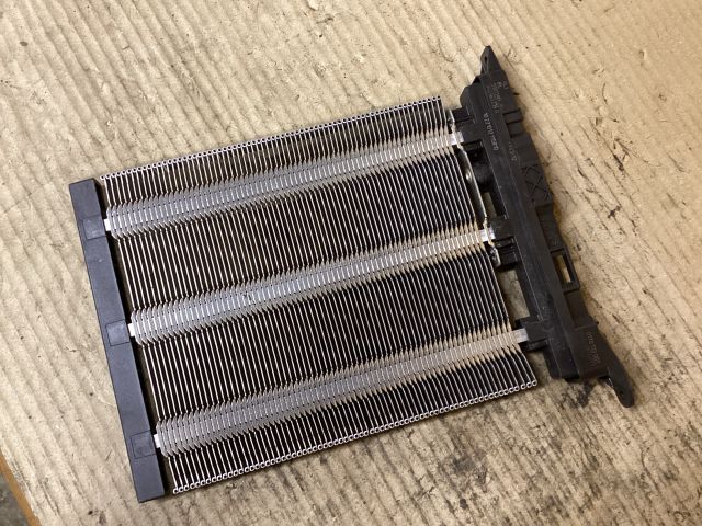 bontott VW PASSAT B7 Fűtőradiátor (Elektromos)